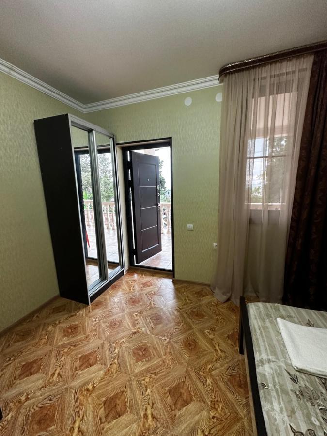 Anastasia Gudauta Ngoại thất bức ảnh